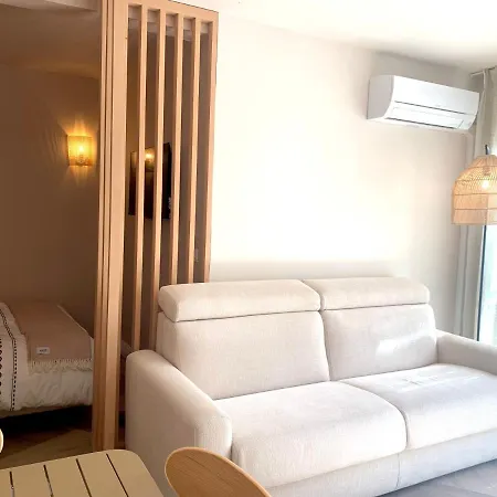 Design Avec Terrasse Motte Daire *
