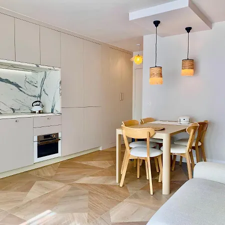 Design Avec Terrasse Motte דירה *
